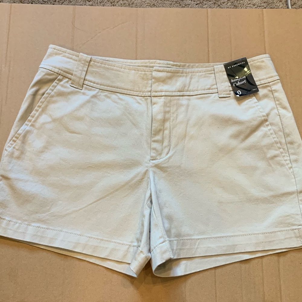 NWT NY&Co 4” twill shorts with 3% spandex